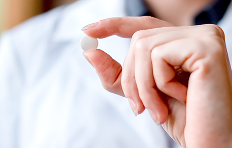 Man unterscheidet zwischen OTC, apothekenpflichtigen und verschreibungspflichtigen Medikamenten