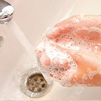 Tipp zur Vorbeugung einer Erkältung: gründliches und häufiges Hände waschen