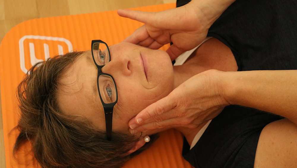 Beckenbodenübung mit Reflexzonenmassage