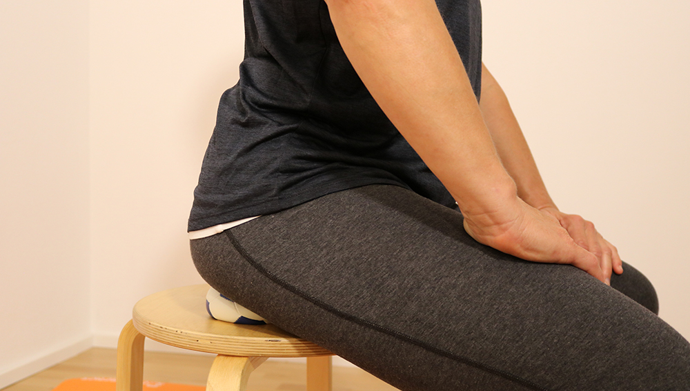 Beckenbodenübung mit Sitzbeinhöckerwahrnehmung