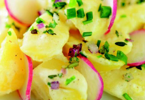 Kartoffelsalat mit Fischbällchen