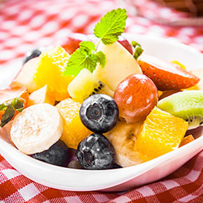 Tipps für den Verzehr von Melonen, Kirschen, Trauben und Co., um Blähungen und Bauchschmerzen zu vermeiden