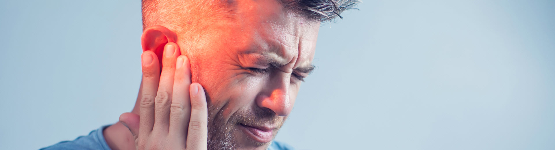 Mann mit Tinnitus